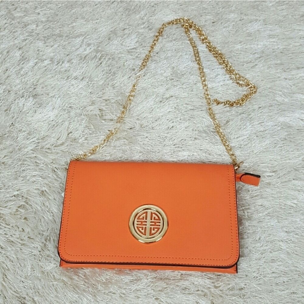 NWT. Crossbody Shoulderbag Clutch Chain Strap.Color Orange‎